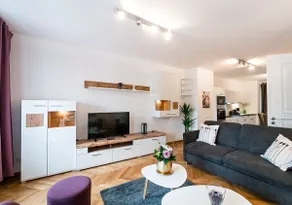 2-bedroom-apartment with a view to the church - Image 3