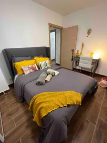 Beautiful T2 on the ground floor of a villa, sea view with pool 2 - Image 2