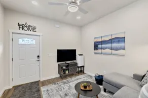 Cottage walking distance to capitol & downtown - Image 3