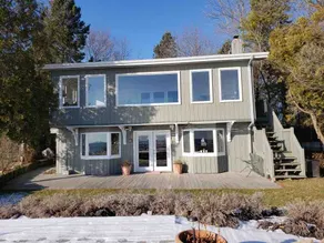 Newly Renovated Beach Front Home in Oostburg WI - Image 2