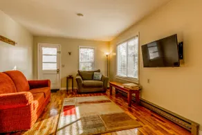 Cog Wild's Oakridge Cottage: 2bd, 1bath & garage - Image 2