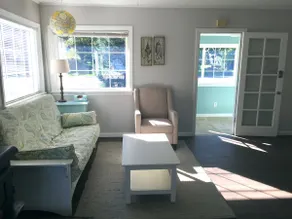 Seahorse Cottage- ocean view family home - Image 5