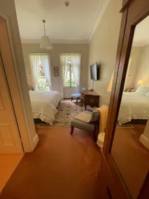 French Garden King Suite - Image 4