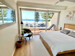 Stunning, uninterrupted views of beach & surf - Image 4