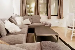 Cosy and cool downtown apartment with a view - Image 2