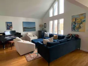 Spacious Modern Retreat, minutes from Downtown - Image 5