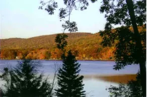 Large, 4 season, lakefront retreat. Close to skiing, golf and hiking. - Image 2