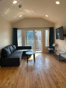 Business & Family Friendly Balcony Jacuzzi Free Park - Image 2