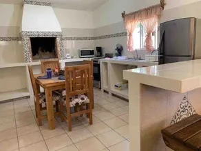 House with 2 bedrooms, kitchen, 1 bathroom & WIFI. - Image 4