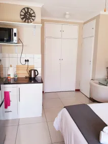 Guesthouse@Church #5 •JHB North • Upmarket studio - Image 4