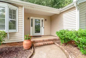 Mins to Hospital | Fenced Backyard | Sleeps 6 - Image 3