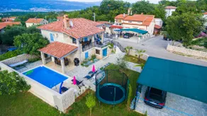 Old Stone House Apartment With A Heated Pool - Image 5