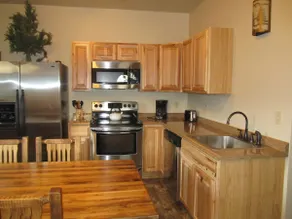 Mountain Man Cabin - Image 2