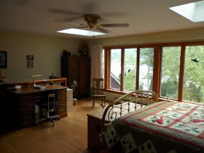 The Lake House At Historic Harveys Lake - Image 5