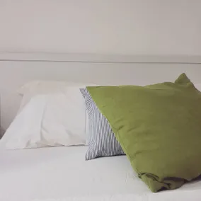 Perfectly-located modern flat w/ self-checkin - Image 4