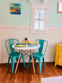 Sunny Daze Bungalow, sleeps 2 Adults - Image 5