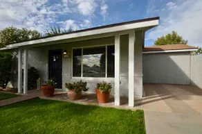 Beautiful Home Centrally Located, With Pool - Image 5