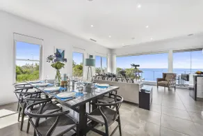 Robe Beach House - Image 3