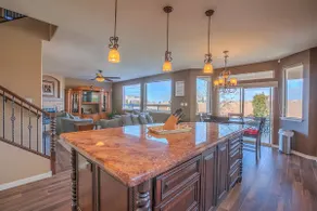Contemporary Vacation Home 4beds+Hottub - Image 3