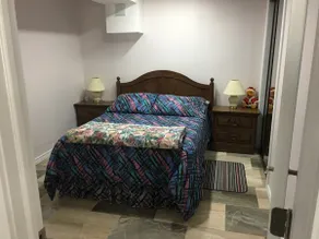NEDRE NIVÅ COTTAGE / HJEM PÅ KANALSÆRE TIL LEJE - Image 3