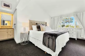 Private 2 Bedroom / 1 Bath Apartment - Secluded 2 acre Estate/Orchard - Image 4