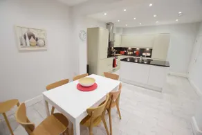 Detached home in Lincoln's Cathedral Quarter - Image 4