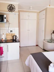 Guesthouse@Church #5 •JHB North • Upmarket studio - Image 5