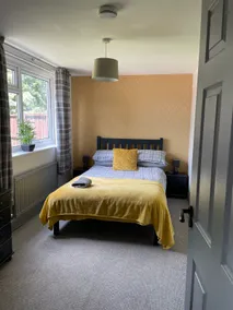 Rowan Place 5 Bedroom Off Street Parking Accommodation - Image 4