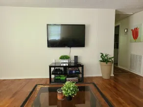 Little Garden House - Image 5