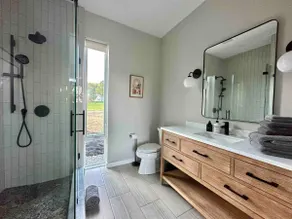 NEW Stowe Modern Sleeps 8. Views! Central AC&Heat - Image 5