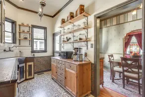 VICTORIAN PARADISE WITH INTELLIBED BED IN DOWNTOWN CAMPBELL - Image 4