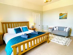 Lottie's Lookout, Ventnor with fantastic Sea Views - Image 3