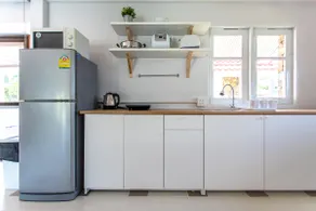 F4 Beach house Kitchen BBQ 3 bedrooms Large yard - Image 4