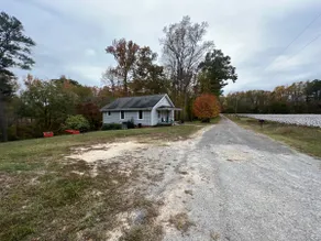 Little Creekside Cottage - Image 2