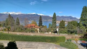 The terrace overlooking the lake - Image 3