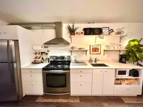Modern, spotless 1br for families or work - Image 3