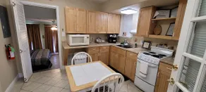 Cozy home walking distance to the beach! - Image 4