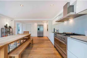 Luxe 3b/3b duplex w/ terrace, BBQ & parking. Near Kings Cross & central London. - Image 5
