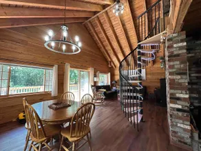 Mountain Thyme Cabin-Hot tub, hiking, Stevens Pass - Image 4