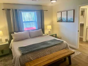 * 2 KING BEDS* Pet Friendly Hideway Inn - Image 2