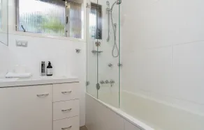 4BR 2BA House Nestled in a Quiet Spot in Dickson - Image 5