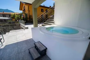 Villa Senagra Holidays Lake Como - Image 4