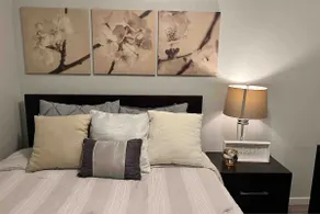 Elegance & Cozy: 4 Bedroom StayCation Home - Image 4