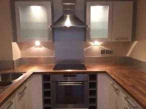 Lovely 1-bd apartment 2 mins walk from ExCel. - Image 5