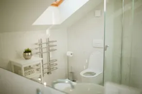 White Apartment - Image 5