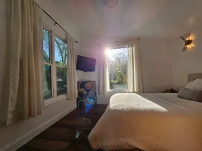 Urban Oasis - Luxury Tiny Home - Image 5