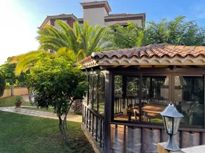 A beautiful house with a private garden - Image 3
