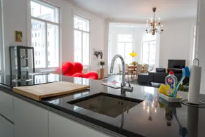 Grand Soho Apartment - Image 4