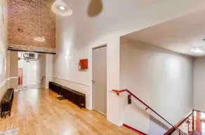 Comfy Loft Hideaway in the middle of Downtown - Image 3