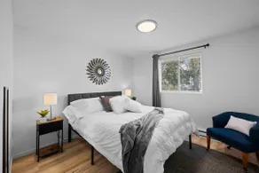 KING Bed/Quiet/Kadlec & PNNL/Off-Street Parking - Image 2